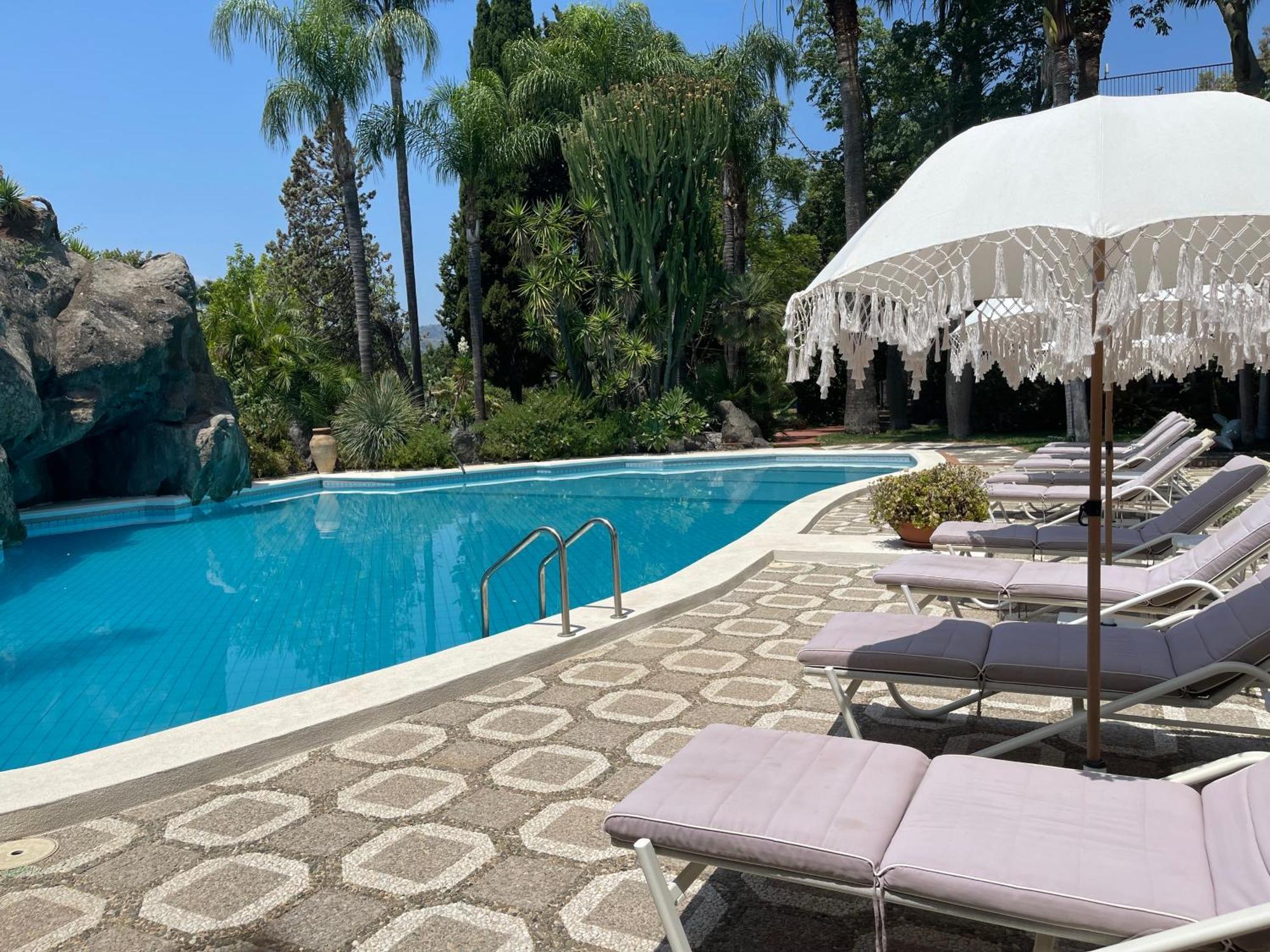 גיארדיני נאקסוס B&B La Villa מראה חיצוני תמונה