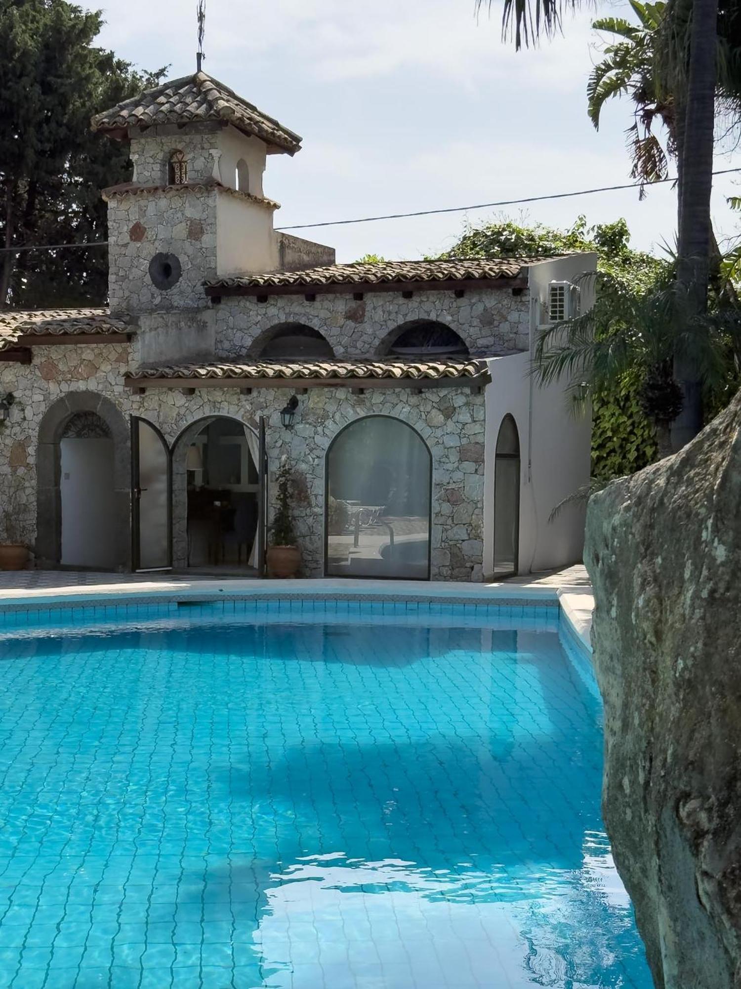 גיארדיני נאקסוס B&B La Villa מראה חיצוני תמונה